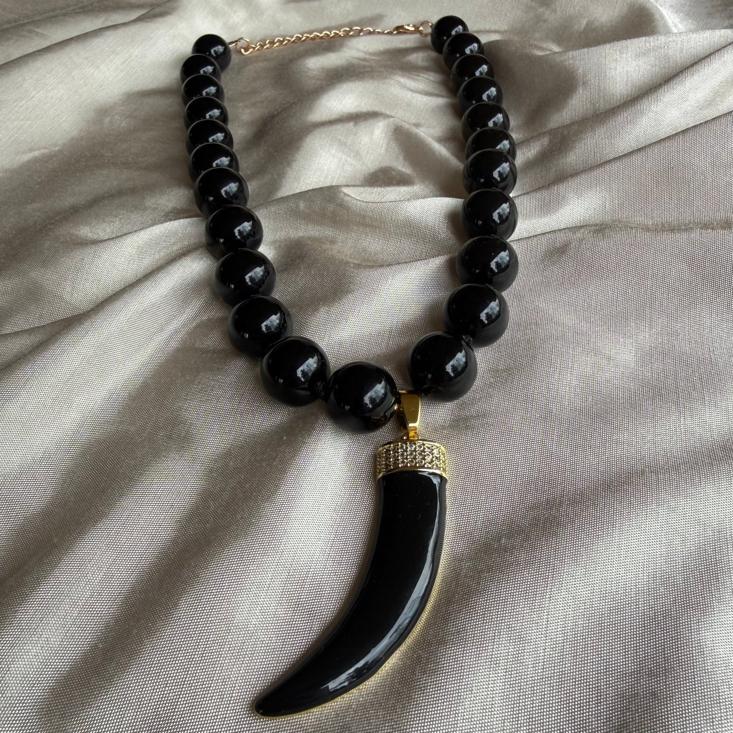 Collar Colmillo Onix