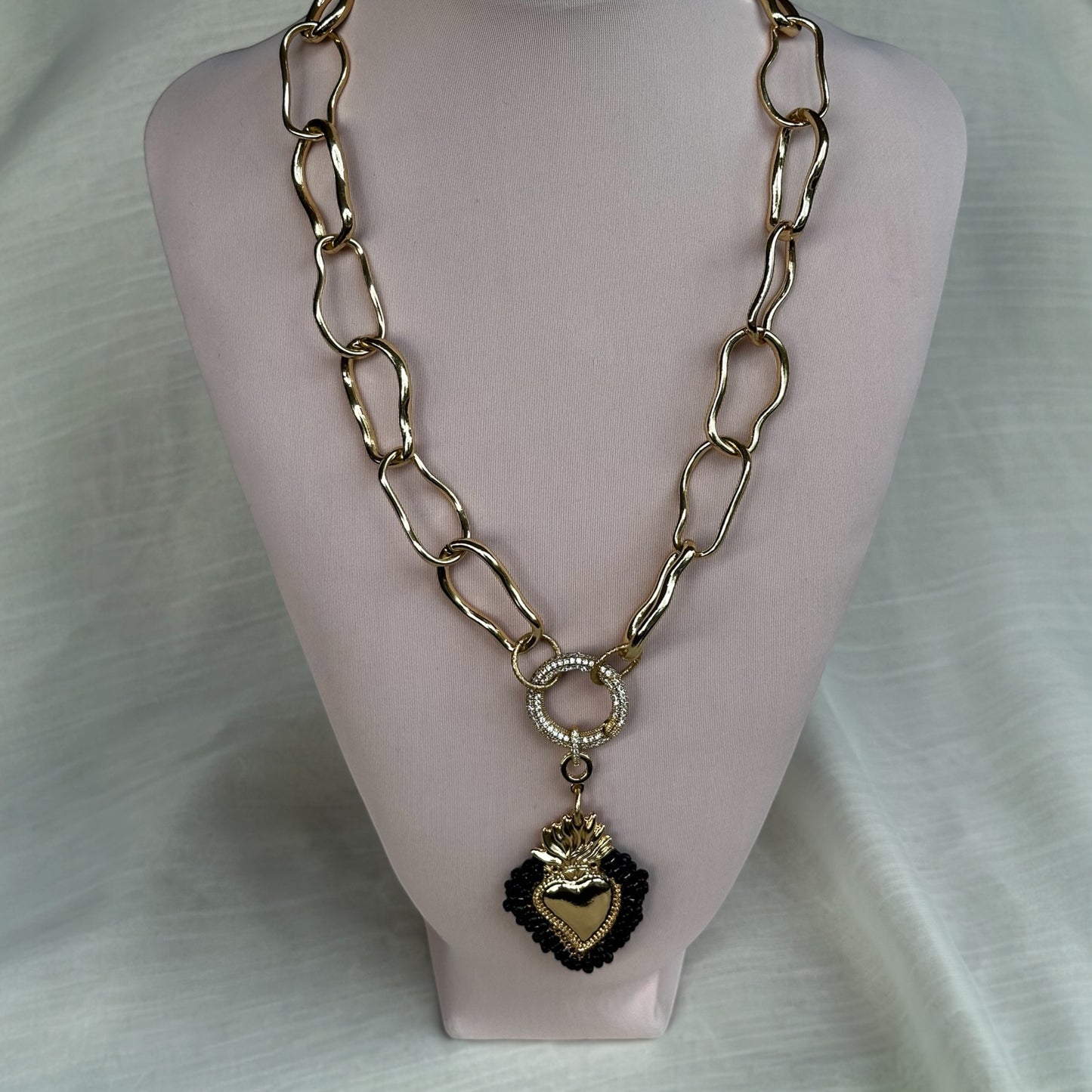 Cadena bañada en oro/corazón negro