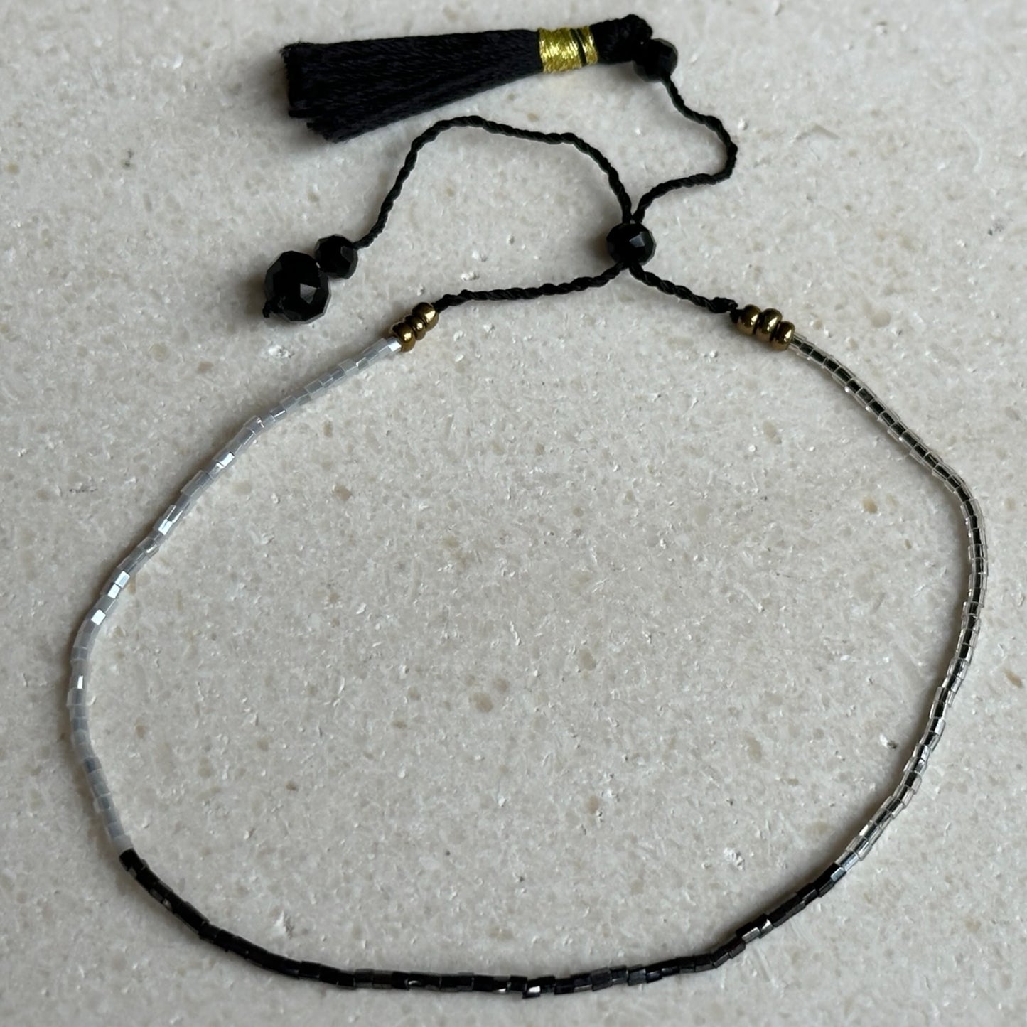 Miyuki negra/gris/blanco