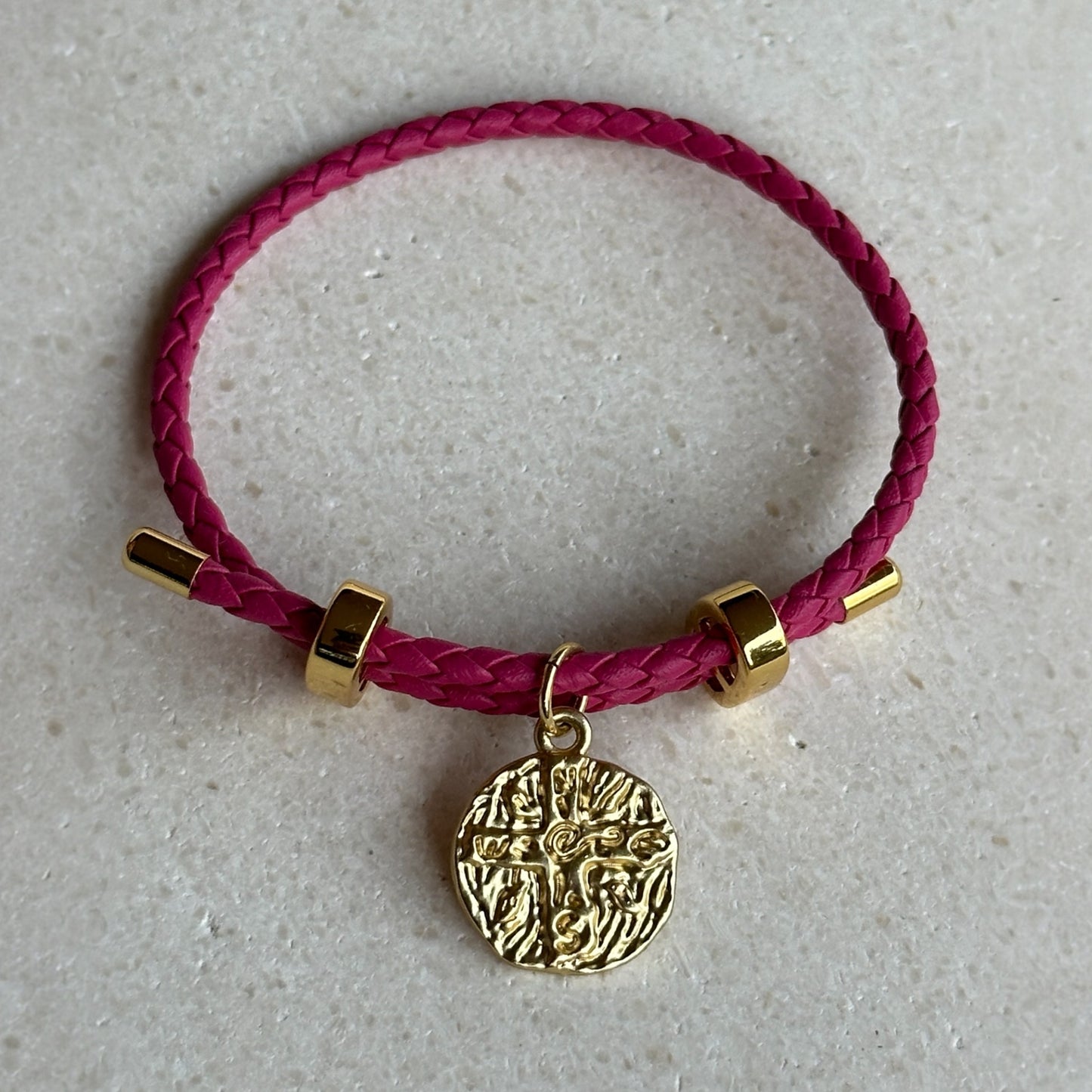 Pulsera de protección fucsia/rosa cruz