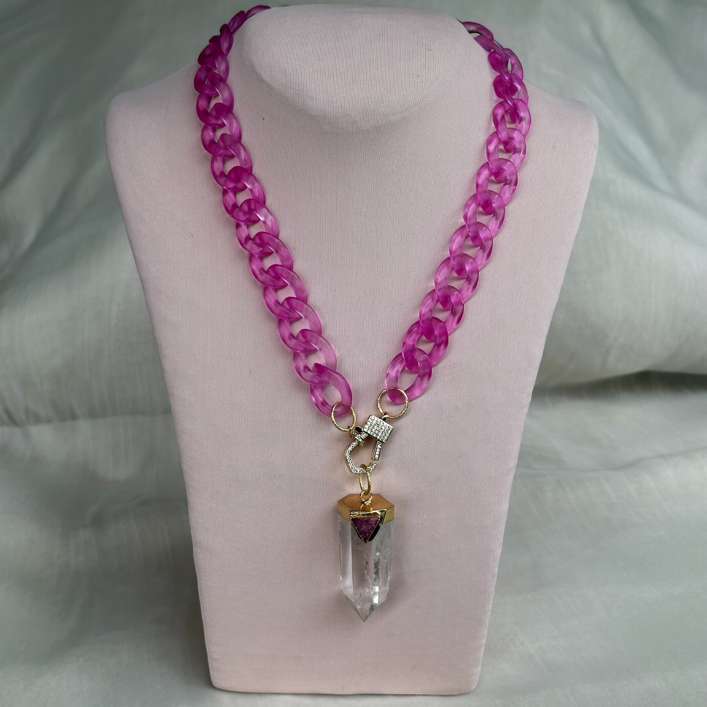 Cadena de resina fucsia/cuarzo/gema fucsia