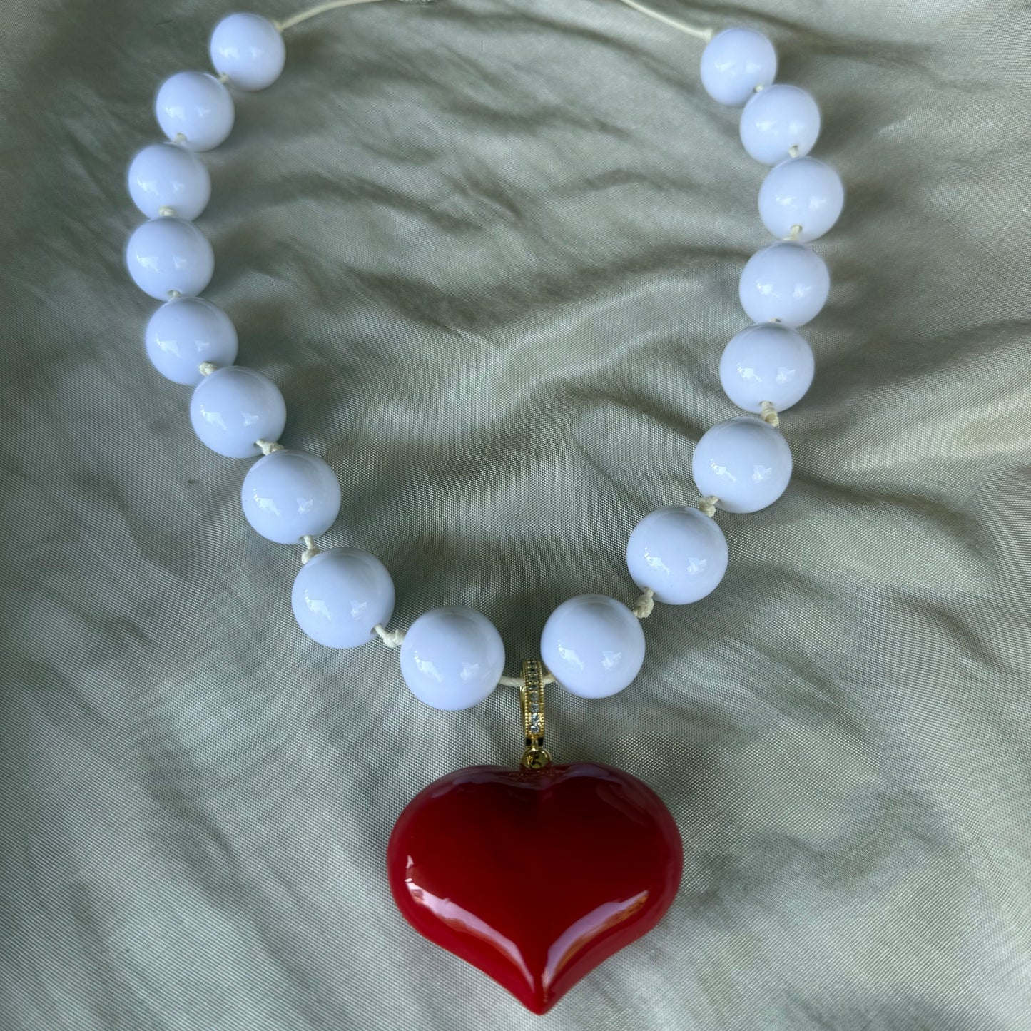 Collar Maxi Corazón Carmesí Blanco