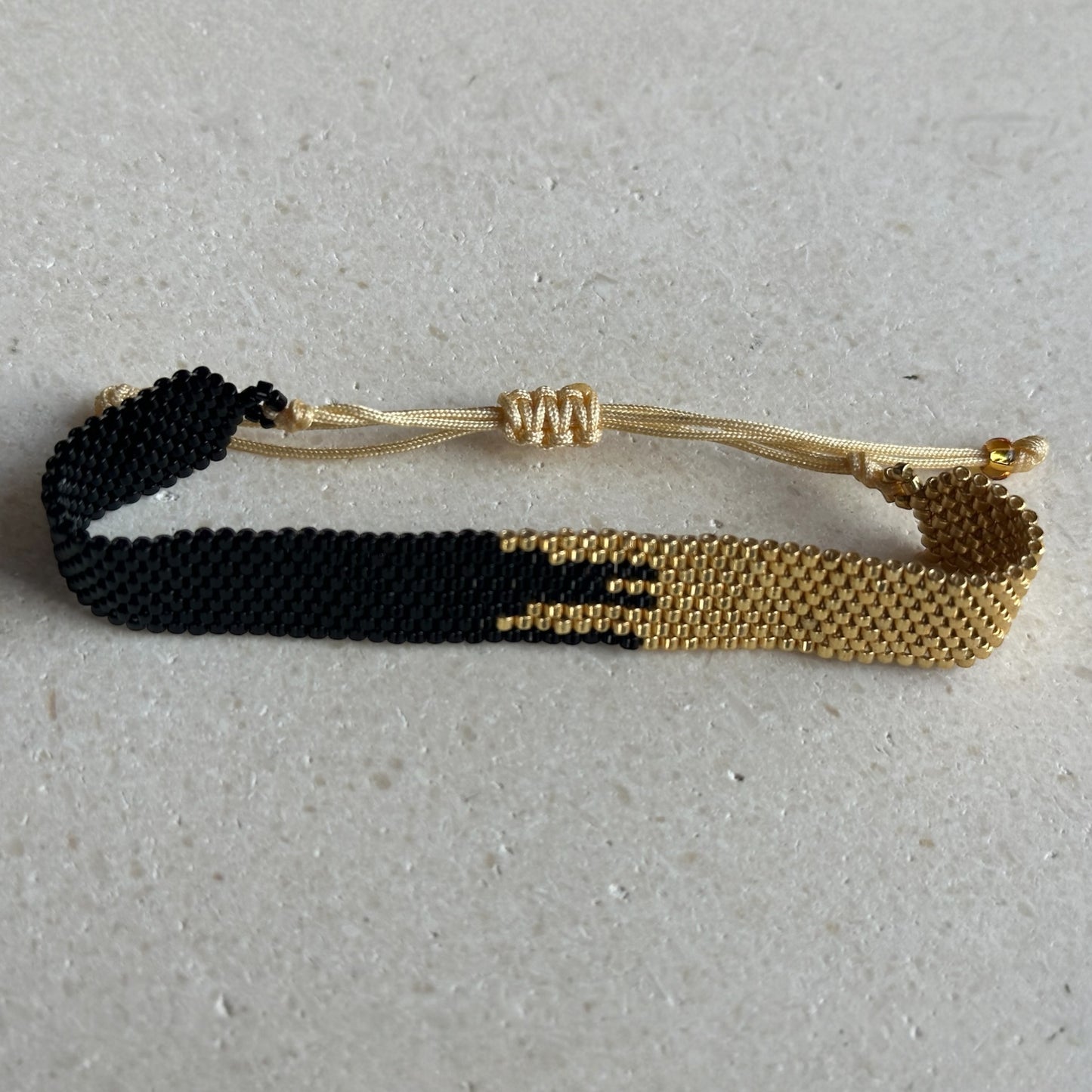 Miyuki #1 negro/dorado