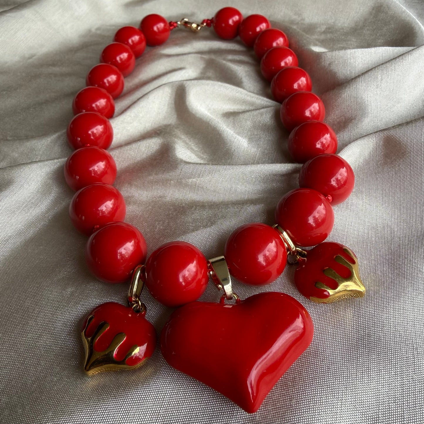 Collar Corazones Carmesí