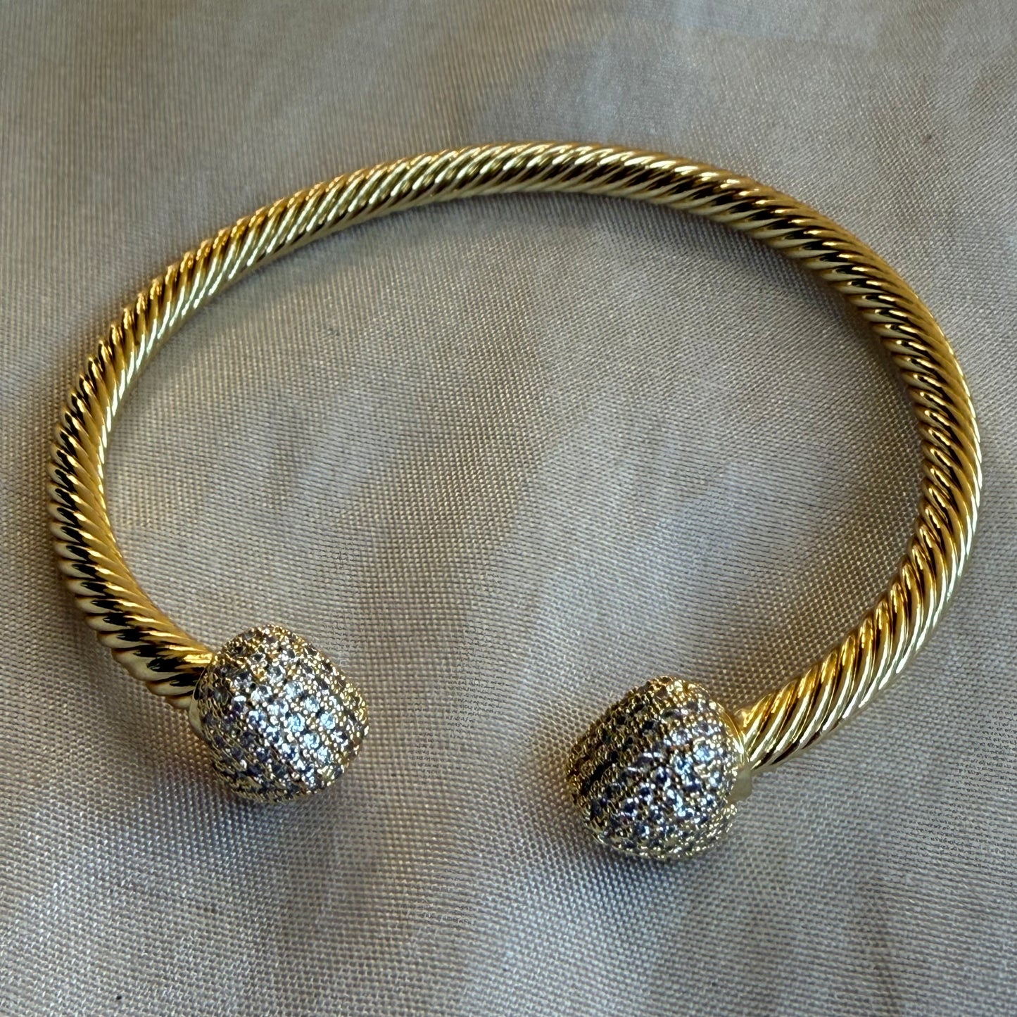 Colección Esencia Dorada