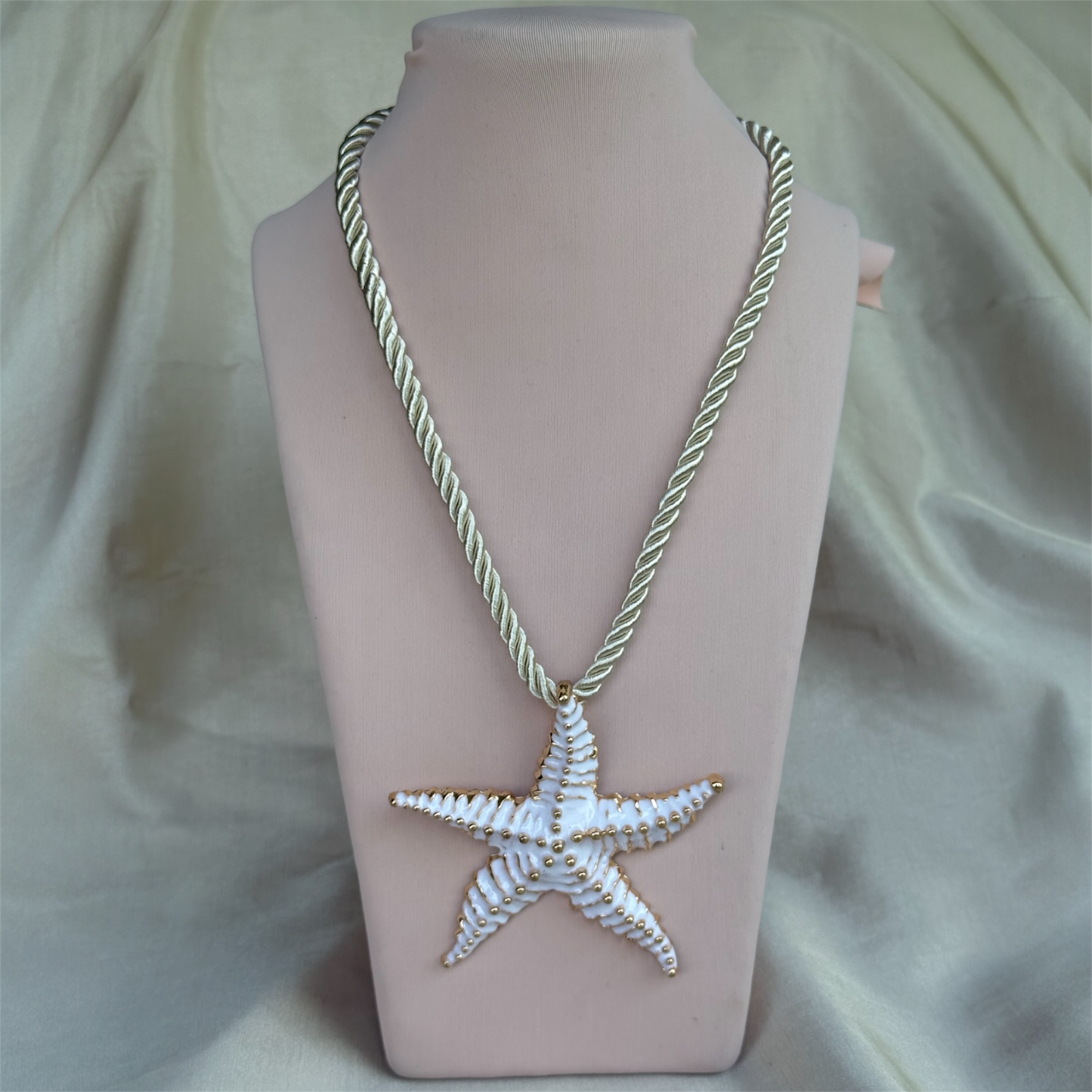 Collar Estrella Marina Blanca