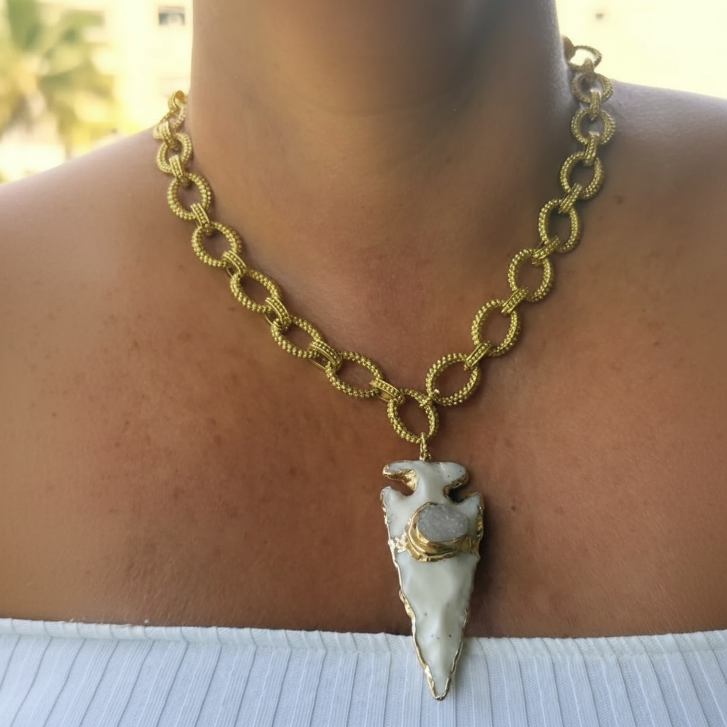 Collar Flecha Cuarzo/Blanca