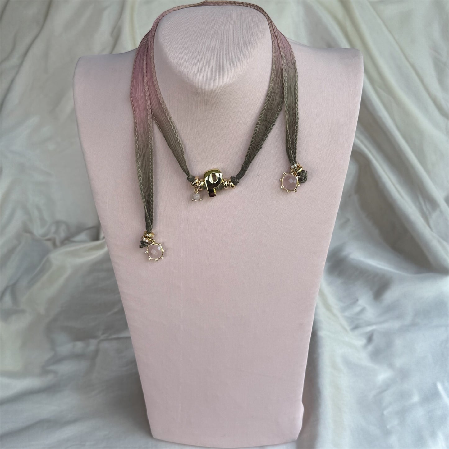 Choker de seda Palo Rosa/Letra del Alma