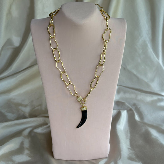 Collar Cacho Negro / Eslabones Dorados