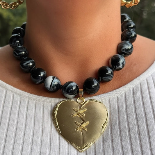 Collar Corazón Negro Marmolado / Colgante Dorado