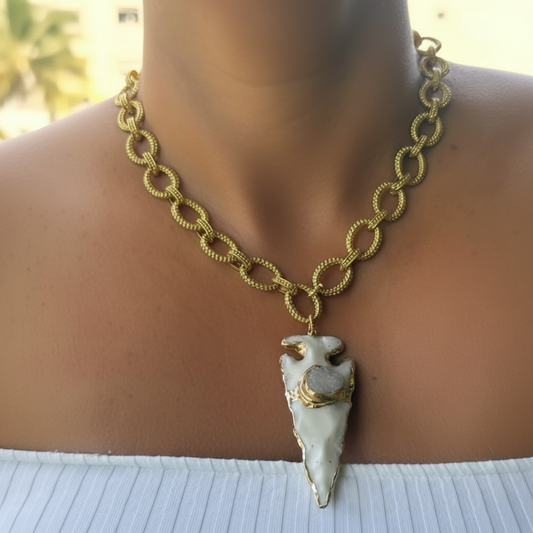 Collar Flecha Cuarzo/Blanca