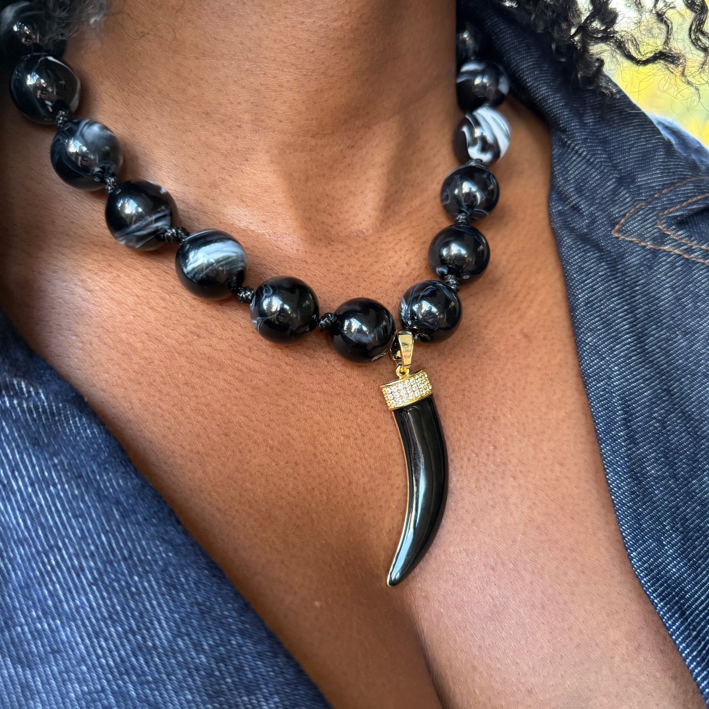 Collar Marmolado Fuerza Negra