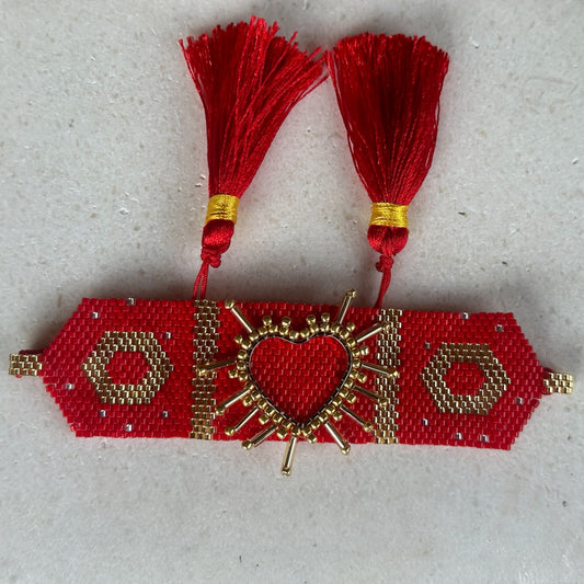 Miyuki gruesa dorada con corazón en rojo/negro/blanco