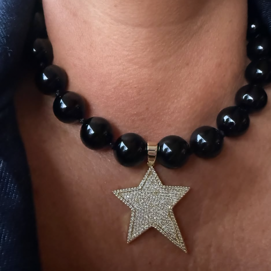 Collar Esferas Negras / Estrella Pavé Dorada