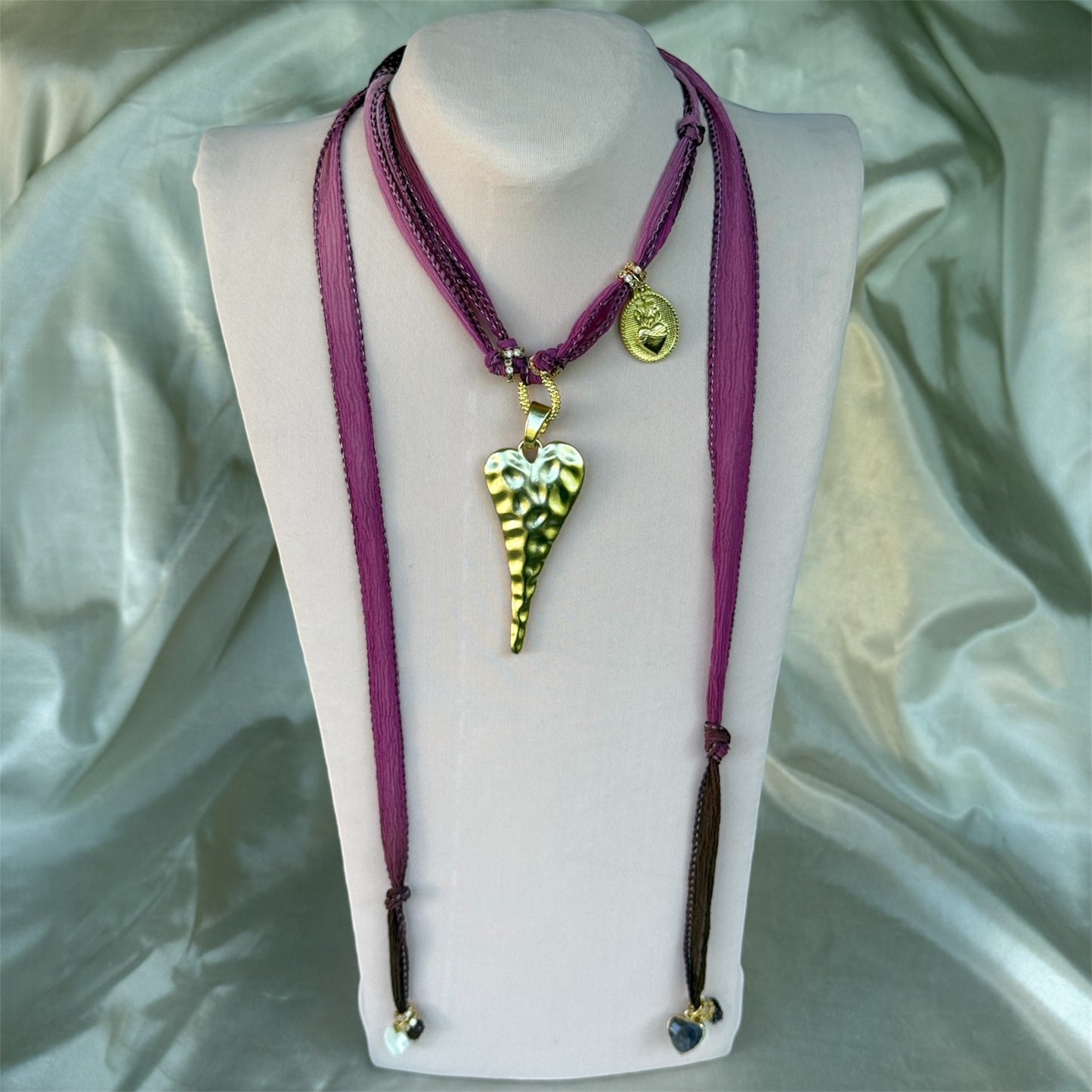 Choker de seda Corazón Dorado/Intuición y Belleza Interior