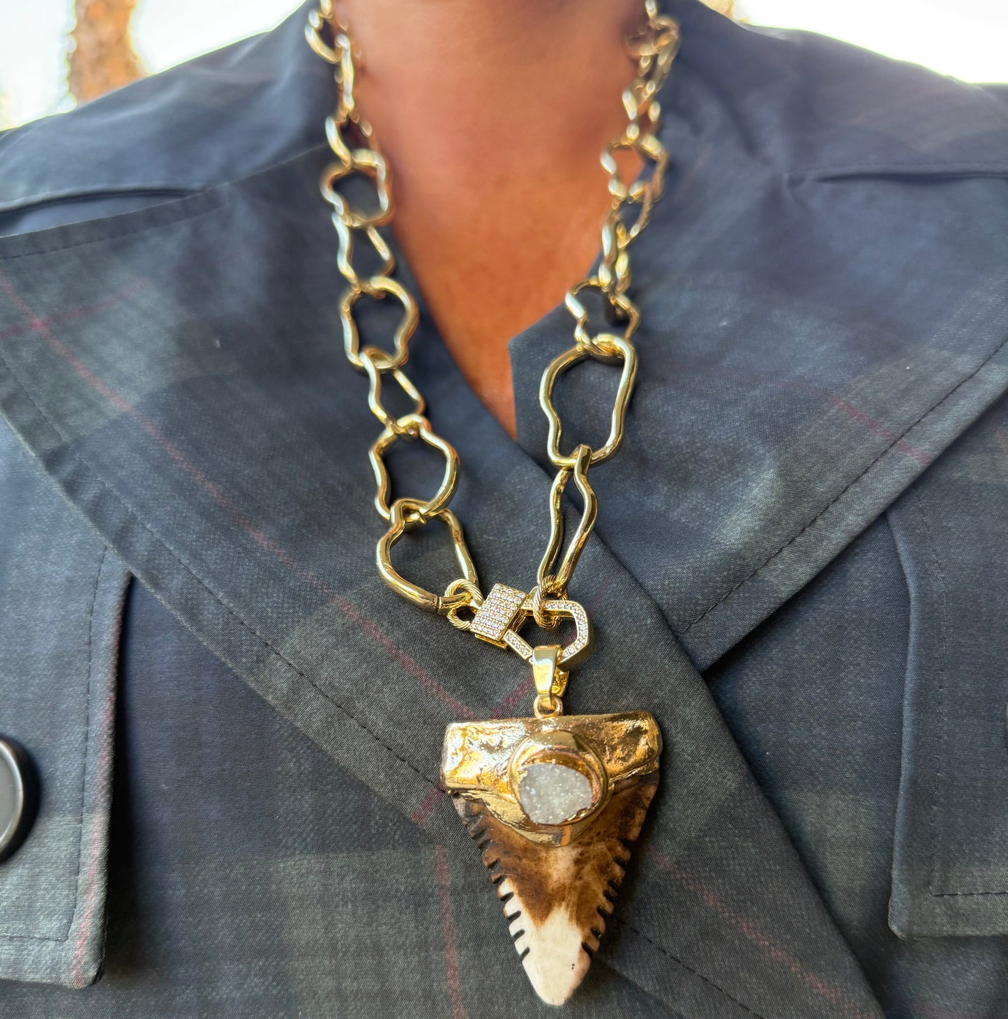 Collar Cadena Orgánica / Hueso de Toro Dorado