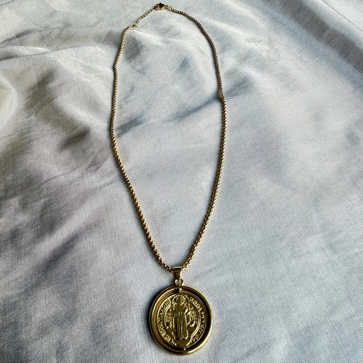 Colección Devoción Dorada