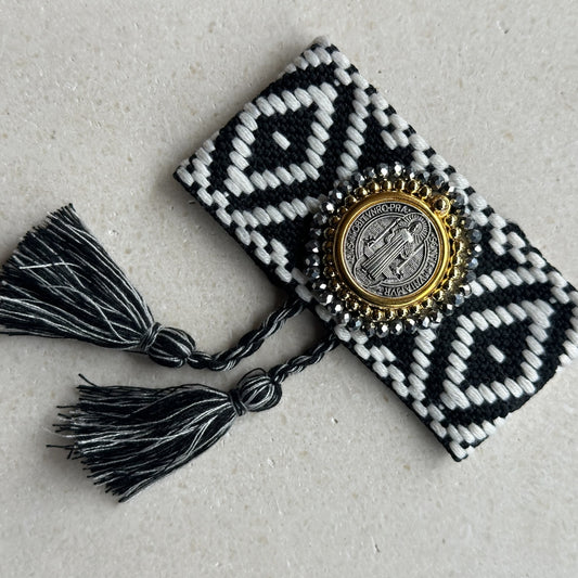 Pulsera San Benito tejida lana negra/roja